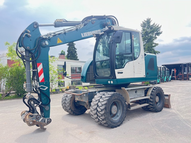 Liebherr A 914 Compact – 2