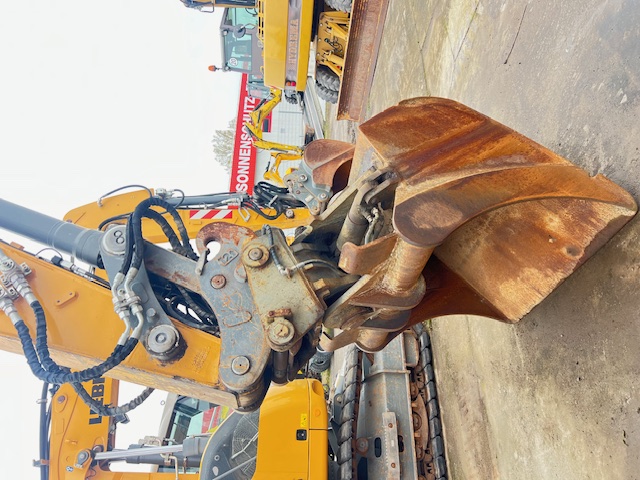 Liebherr R 924 Litronic – 4